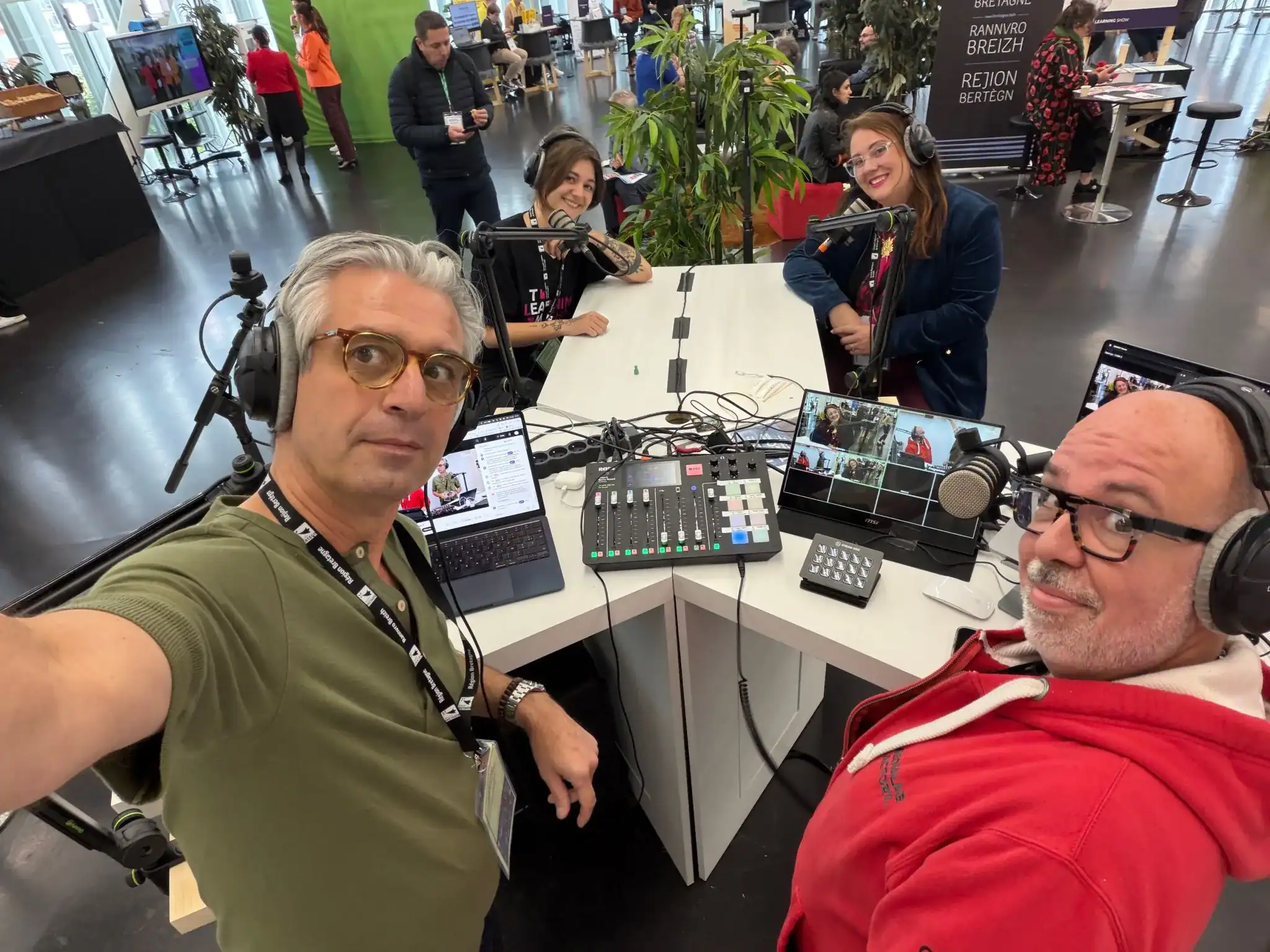 Nicolas Lozancic, Sébastien Meunier, Lucie Dhorne et Thaïs Masson à la live radio du Learning Show 2025